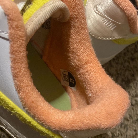 Brand new never used size 2y Nike shoes - Picture 4 of 4